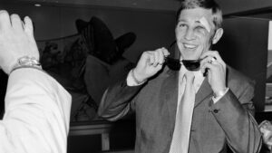 Read more about the article Ken Buchanan, former undisputed world lightweight boxing champion, dies at age of 77 | Boxing News