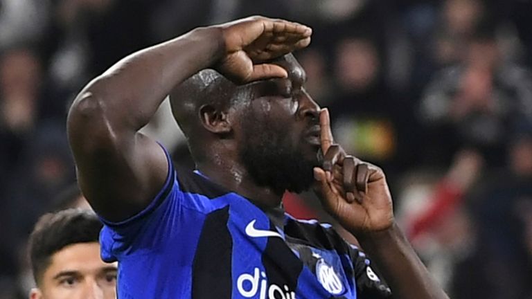 Inter Milan&#39;s Romelu Lukaku (90) gestures after scoring a goal in a Italian cup semi final first leg soccer match between Juventus and Inter Milan, at the Allianz Stadium, in Turin, Italy, Tuesday, April 4, 2023. (Fabio Ferrari/LaPresse via AP)