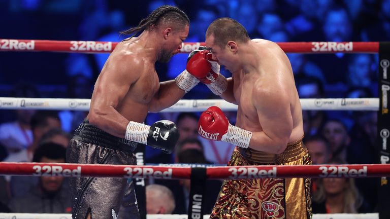 Joe Joyce and Zhilei Zhang meet head on (Photo: Queensberry Promotions)