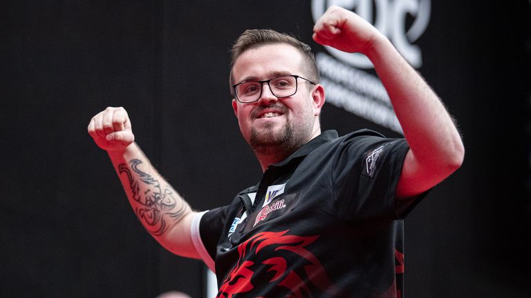 Roman Benecky celebrates his win over Gary Anderson (Jonas Hunold/PDC Europe)