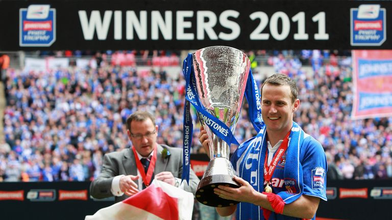 Peter Murphy of Carlisle of Brentford during the Johnstone&#39;s Paint trophy Final between Carlisle United and Brentford at Wembley Stadium on April 3, 2011 in London, England.