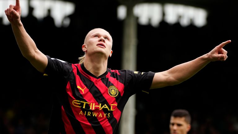 Manchester City&#39;s Erling Haaland celebrates