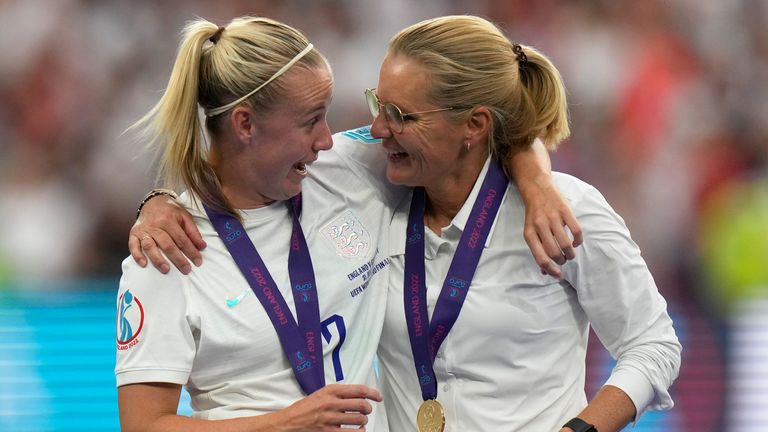 England&#39;s Beth Mead celebrates with England&#39;s manager Sarina Wiegman after winning the Women&#39;s Euro 2022 final soccer match between England and Germany at Wembley stadium in London, Sunday, July 31, 2022. England won 2-1. (AP Photo/Alessandra Tarantino)