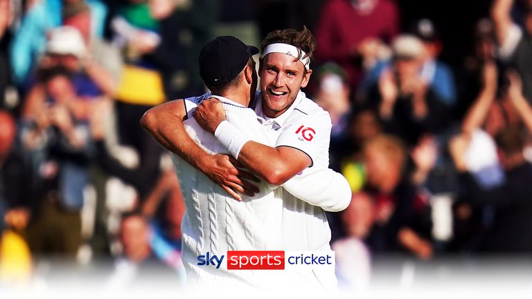 England&#39;s Stuart Broad celebrates