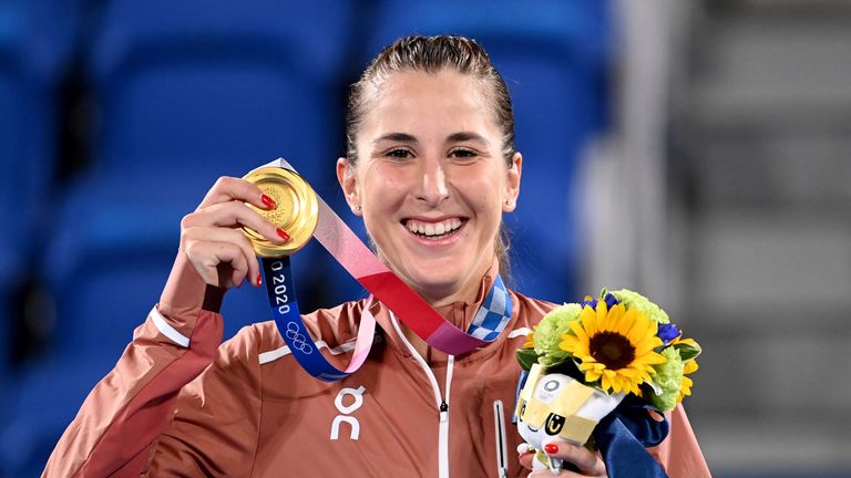 Belinda Bencic celebrating with her gold medal