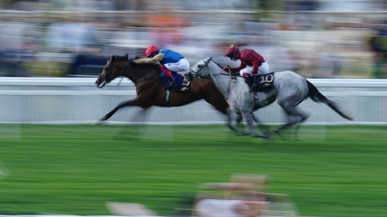 Gregory fights off the challenge of Saint George to win the Queen&#39;s Vase