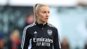 Read more about the article Leah Williamson: Arsenal and England defender targeting return from ACL injury in January | Football News