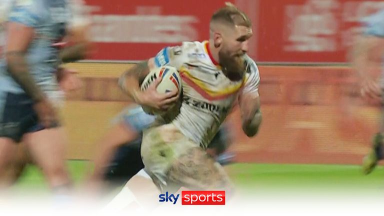 Tomkins scores the winning try for Catalans