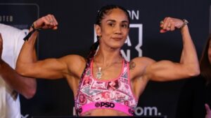 Read more about the article Amanda Serrano retains featherweight titles against Danila Ramos in historic contest for women’s boxing | Boxing News