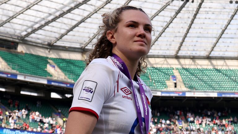 Full-back Ellie Kildunne is back in the England starting line-up against Canada on Friday