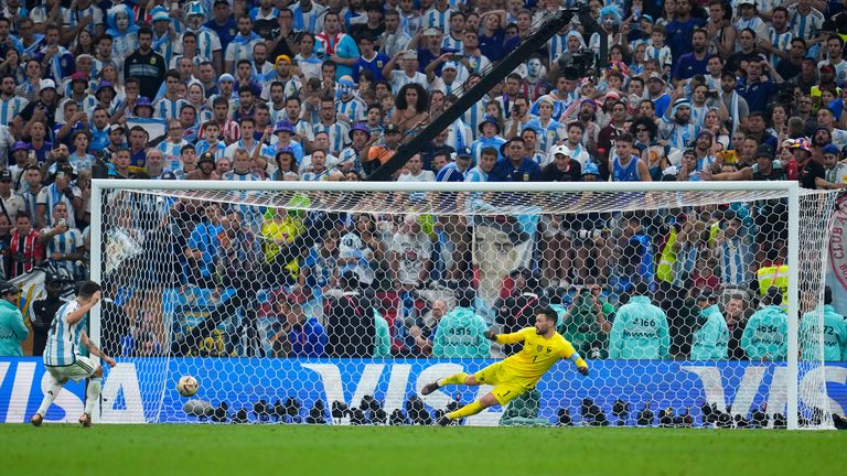 Argentina&#39;s Gonzalo Montiel score in a penalty shootout during the World Cup final soccer match between Argentina and France at the Lusail Stadium in Lusail, Qatar, Sunday, Dec. 18, 2022. (AP Photo/Natacha Pisarenko)