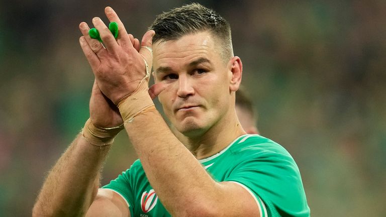 Sexton applauds the Irish fans at the Stade de France