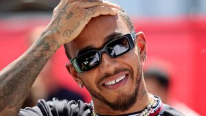 Read more about the article Lewis Hamilton: Mercedes driver backs F1 to race in extreme heat after Qatar Grand Prix controversy