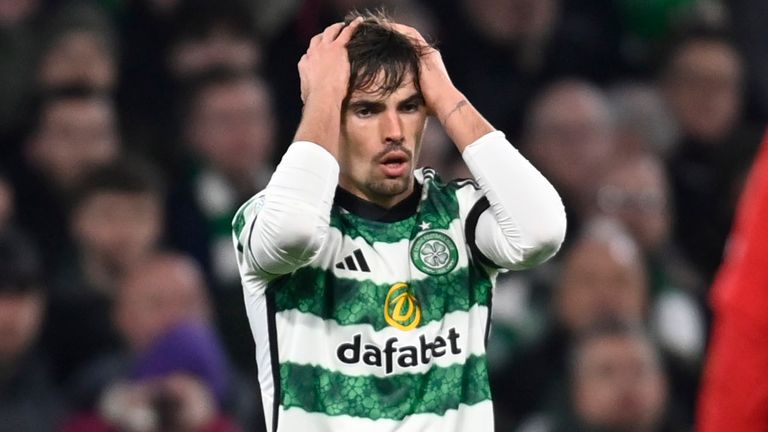 Celtic&#39;s Matt O&#39;Riley looks frustrated vs Atletico Madrid 