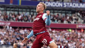 Read more about the article Jarrod Bowen: West Ham and England forward signs seven-year deal keeping him at London Stadium until 2030 | Football News