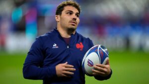 Read more about the article Antoine Dupont: France captain set to miss Six Nations to prepare for 2024 Olympics in Paris | Rugby Union News