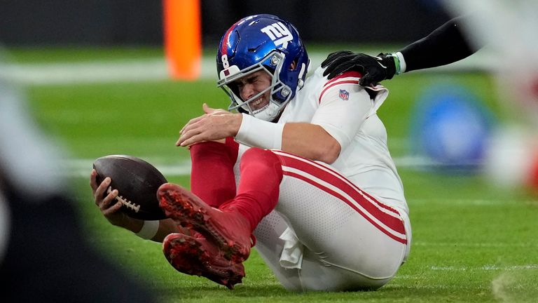 Daniel Jones went down injured in the first quarter of the Giants' loss to the Raiders