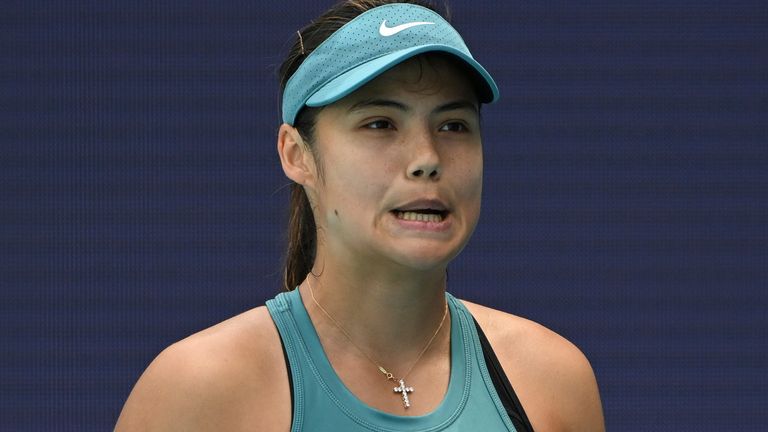 2023 Miami Open - Day 3 ** STORY AVAILABLE, CONTACT SUPPLIER** Featuring: Emma Raducanu Where: Miami Gardens, Florida, United States When: 22 Mar 2023 Credit: Robert Bell/INSTARimages  (Cover Images via AP Images)