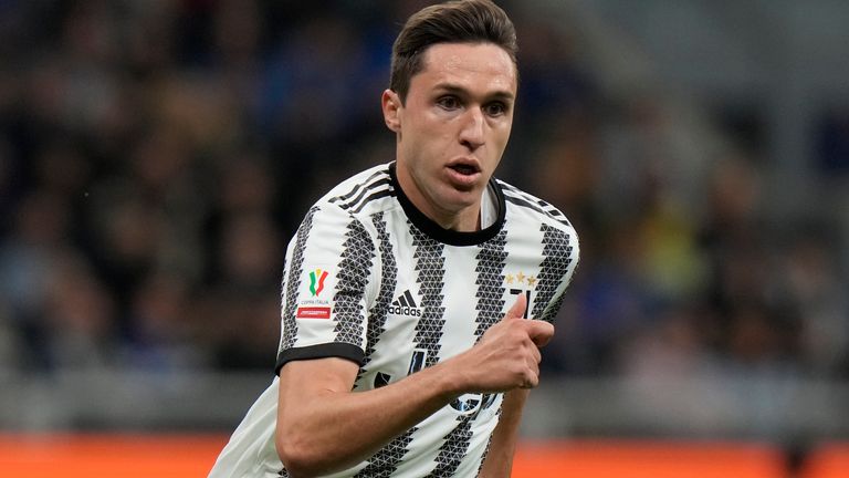 Juventus&#39; Federico Chiesa controls the ball during a a Italian cup semi final second leg soccer match between Inter Milan and Juventus at the San Siro stadium in Milan, Italy, Wednesday, April 26, 2023. (AP Photo/Luca Bruno)