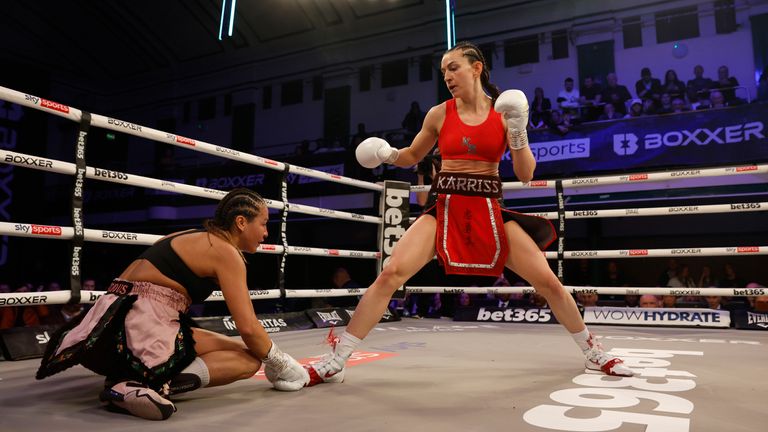 BEN SHALOM BOXXER FIGHT NIGHT.21/10/2023 YORK HALL, BETHNAL GREEN.PIC LAWRENCE LUSTIG/BOXXER.(PICS FREE FOR EDITORIAL USE ONLY).FEATHERWEIGHT CONTEST.KARRISS ARTINGSTALL V VANESSA BRADFORD