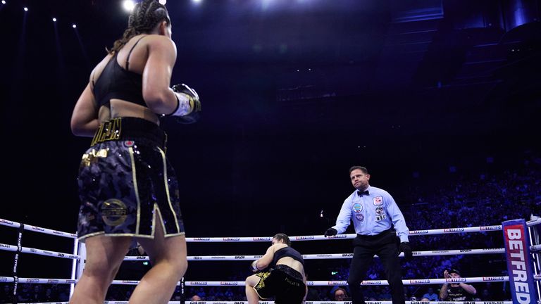 Katie Taylor vs Chantelle Cameron