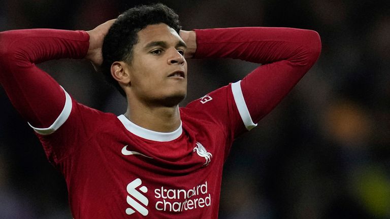 Liverpool&#39;s Jarell Quansah reacts at the end of the Europa League Group E soccer match between Toulouse and Liverpool, at the Toulouse Stadium in Toulouse, France, Thursday, Nov. 9, 2023. (AP Photo/Thibault Camus)