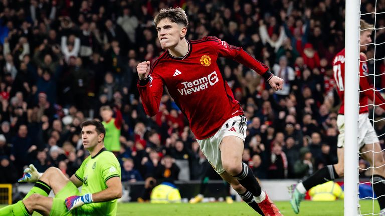 Alejandro Garnacho celebrates scoring for Man Utd vs Aston Villa