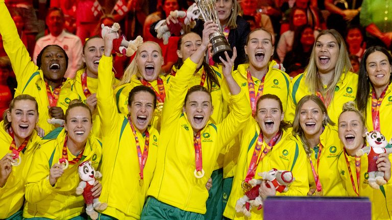 Netball world champions Australia have settled the pay dispute with their governing body