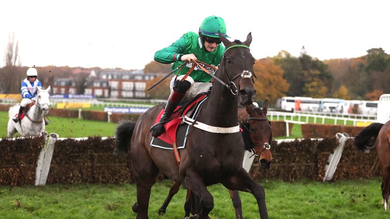 Ben Bromley riding Call Me Lord at Sandown