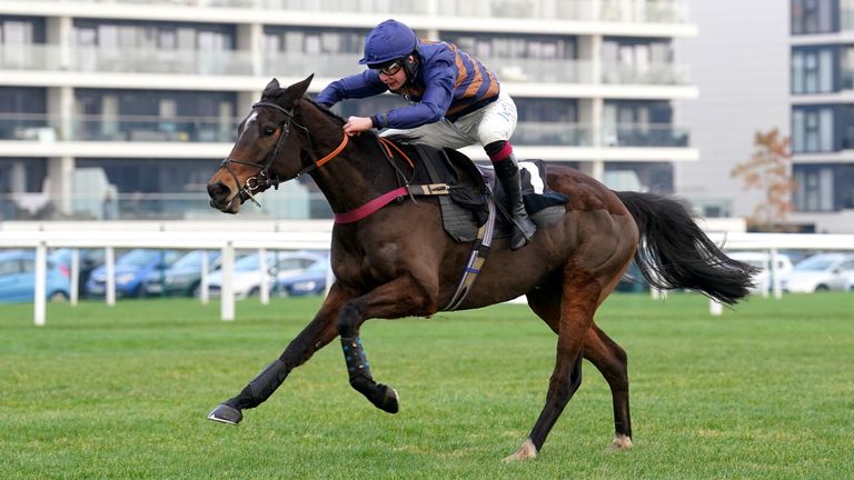 Djelo in winning action at Newbury under Charlie Deutsch