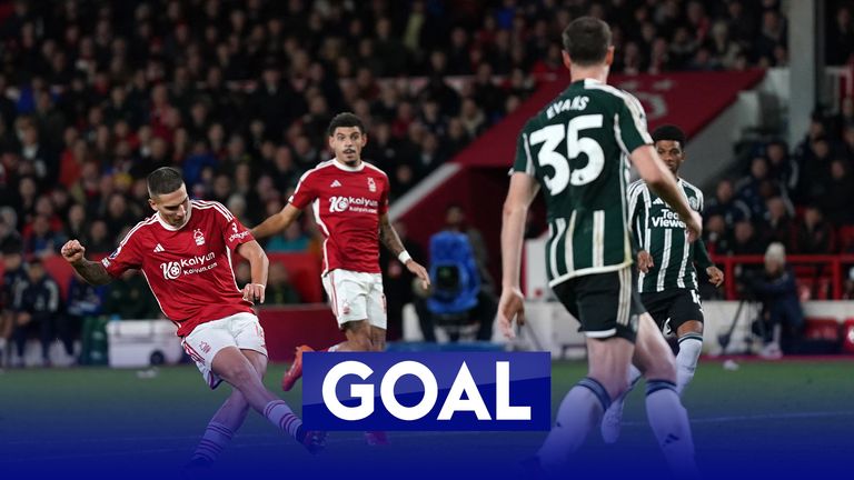 Nottingham Forest&#39;s Nicolas Dominguez (left) scores their side&#39;s first goal