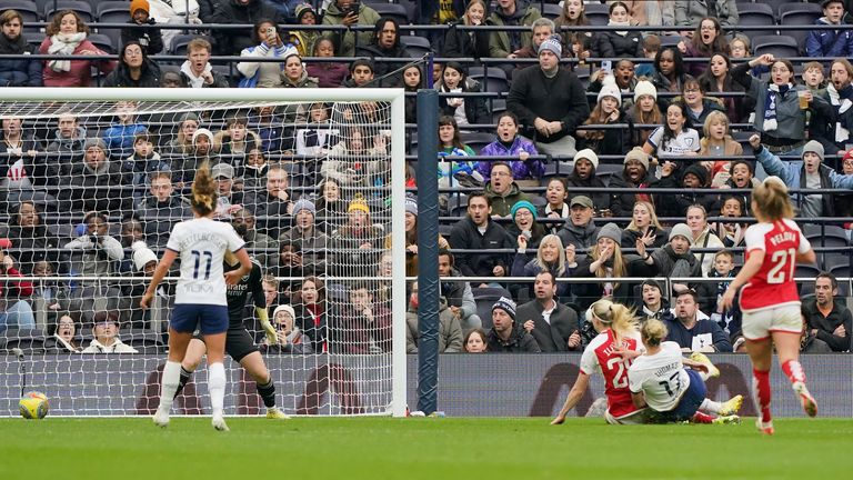 MARTHA THOMAS SCORES NLD OPENER