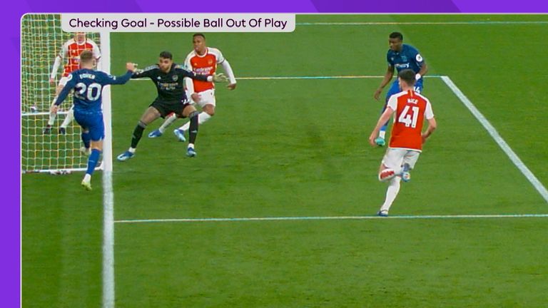 VAR seemingly couldn&#39;t find an angle to show the ball was conclusively out of play