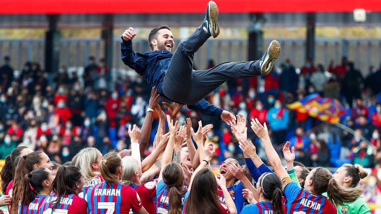 Jonatan Giraldez celebrates with his players after winning the Champions League