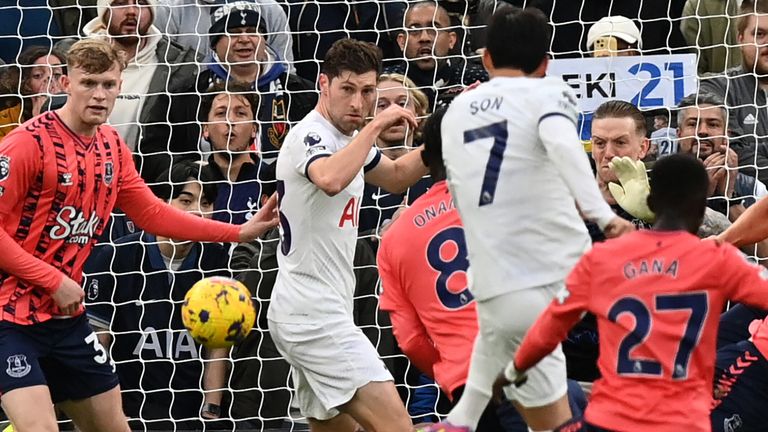 Heung-Min Son scores Spurs&#39; second goal against Everton