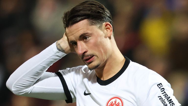 ABERDEEN, SCOTLAND - DECEMBER 14: Frankfurt&#39;s Robin Koch looks dejected during a UEFA Europa Conference League match between Aberdeen and Eintracht Frankfurt at Pittodrie Stadium, on December 14, 2023, in Aberdeen, Scotland. (Photo by Ross MacDonald / SNS Group)