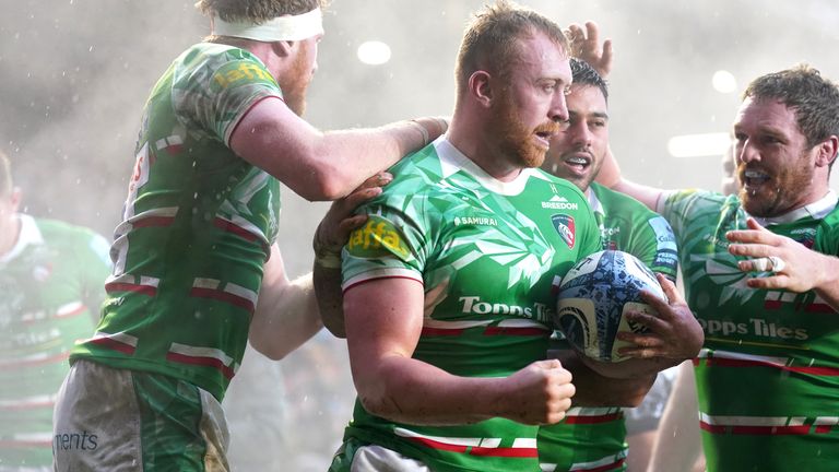 Back-row Tommy Reffell scored a hat-trick as Leicester Tigers smashed Newcastle Falcons in Sunday's Premiership 