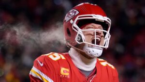 Read more about the article Miami Dolphins 7-26 Kansas City Chiefs: Patrick Mahomes’ side overcomes Tua Tagovailoa at freezing-cold Arrowhead | NFL News