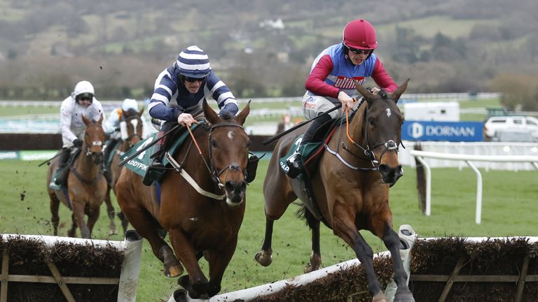 Ed Keeper (left) makes a mistake at the last and lets in Butch to win