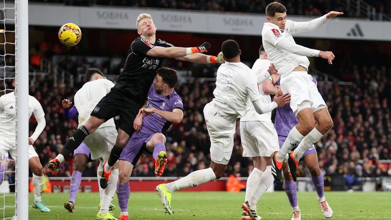 Jakub Kiwior deflects Trent Alexander-Arnold&#39;s fre-kick past Aaron Ramsdale and into his own net