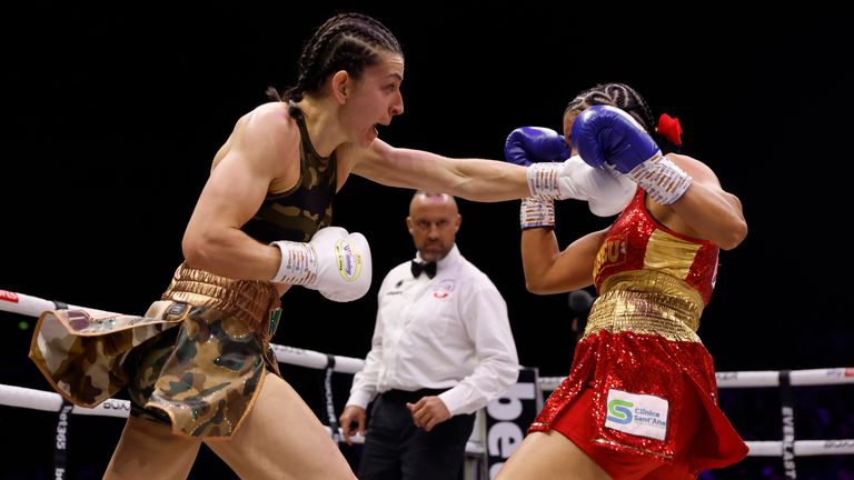 BEN SHALOM BOXXER LIVERPOOL FIGHT WEEK.M&S BANK ARENA LIVERPOOL 20/01/2024 .PIC LAWRENCE LUSTIG/BOXXER.(PICS FREE FOR EDITORIAL USE ONLY).FEATHERWEIGHT CONTEST.KARRISS ARTINGSTALL V LILA DOS SANTOS FURTADO