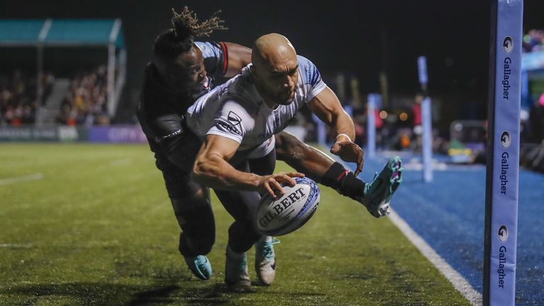 Saracens v Exeter Chiefs - Gallagher Premiership - StoneX Stadium
Exeter Chief's Olly Woodburn scores their first try despite the efforts of Saracens' Rotimi Segun during the Gallagher Premiership match at the StoneX Stadium, London. Picture date: Saturday January 27, 2024.