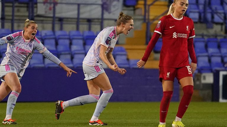 Arsenal's Vivianne Miedema (centre) celebrates scoring