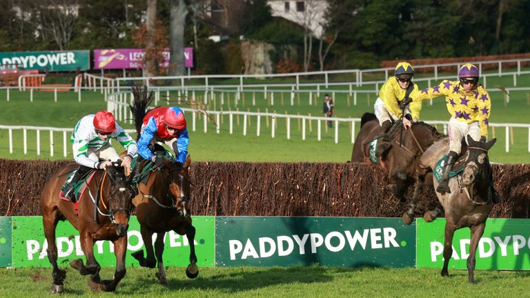 Il Etait Temps en route to winning the Goffs Irish Arkle Novice Chase