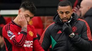 Read more about the article Lisandro Martinez: Man Utd defender’s injury may be ‘very bad’ and is a ‘personal disaster’, says Erik ten Hag | Football News