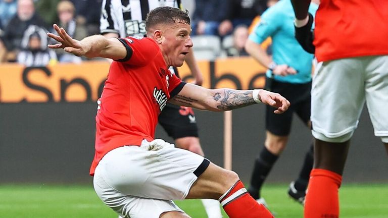 Ross Barkley equalises for Luton at St James' Park