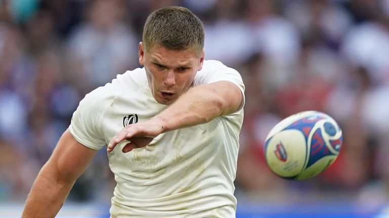 Owen Farrell kicks a penalty to extend England's lead against Fiji