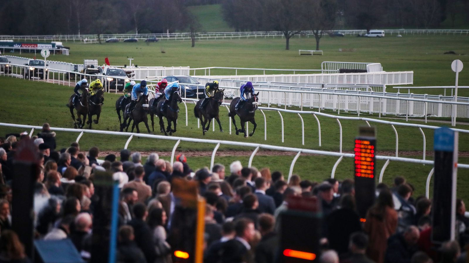 Read more about the article Today on Sky Sports Racing: Willie Mullins saddles Mr Incredible in the Midlands Grand National | Racing News