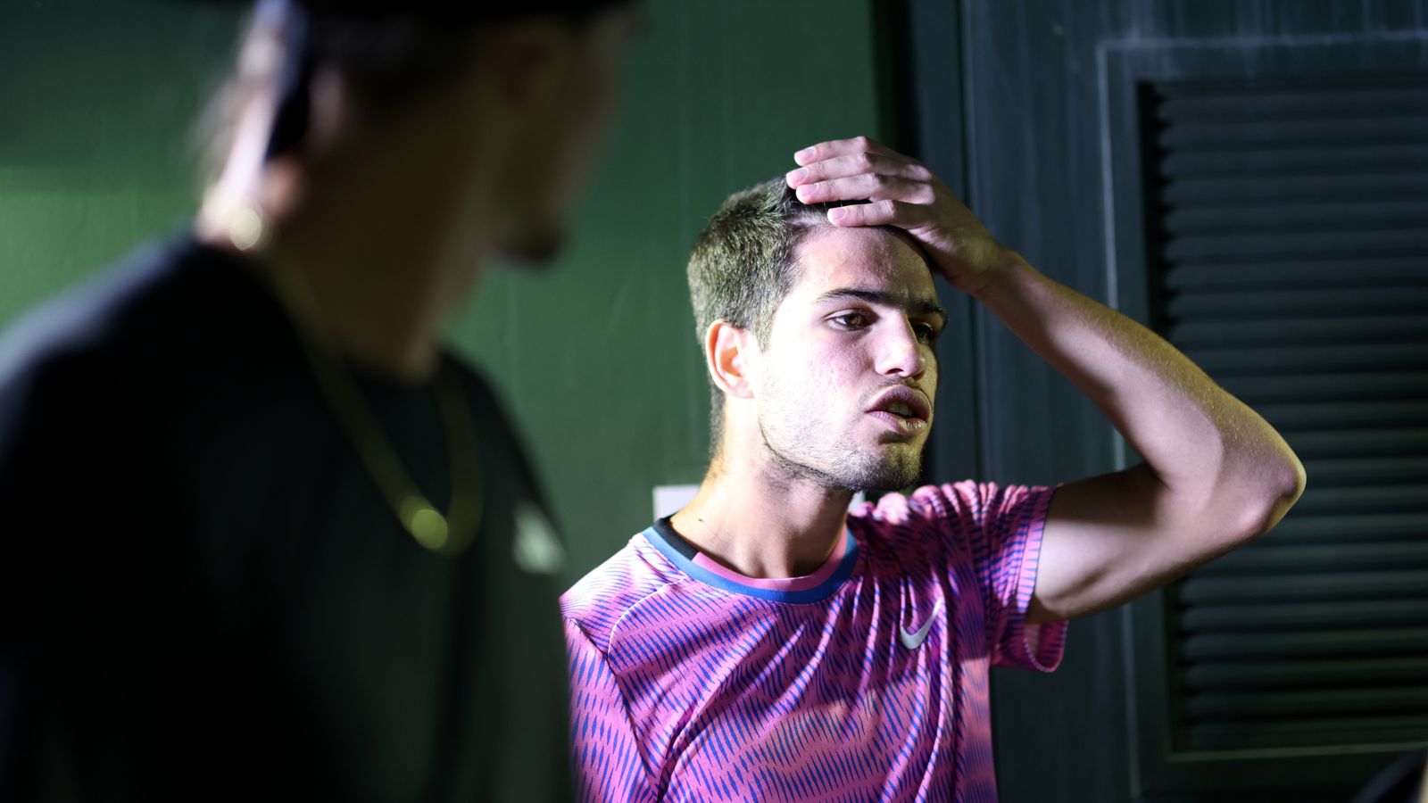 Read more about the article Carlos Alcaraz: Spaniard stung on the forehead during his Indian Wells semi-final against Alexander Zverev | Tennis News