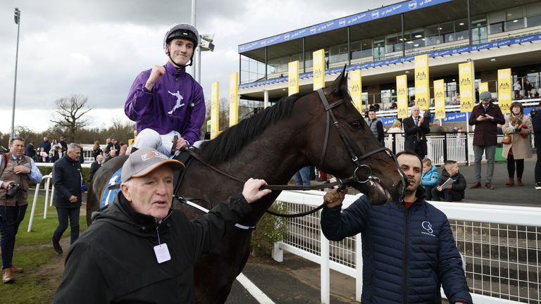 Elegant Man and David Egan clinched the feature at Newcastle